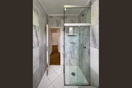 Casa à venda com 297m², 6 quartos e 6 vagas Casa à venda com 297m², 6 quartos e 6 vagasBanheiro Social