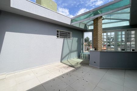 Casa à venda com 297m², 6 quartos e 6 vagas Casa à venda com 297m², 6 quartos e 6 vagasVaranda