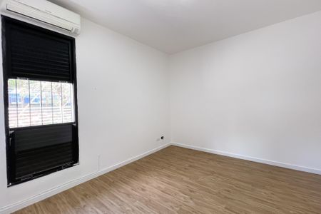 Casa à venda com 297m², 6 quartos e 6 vagas Casa à venda com 297m², 6 quartos e 6 vagasQuarto 1