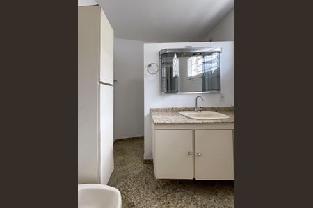 Casa à venda com 297m², 6 quartos e 6 vagas Casa à venda com 297m², 6 quartos e 6 vagasBanheiro - Suíte 2