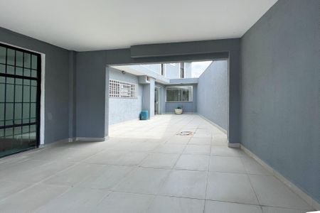 Casa à venda com 297m², 6 quartos e 6 vagas Casa à venda com 297m², 6 quartos e 6 vagasGaragem