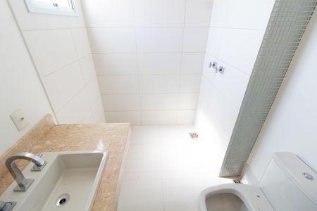 Apartamento à venda com 134m², 3 quartos e 2 vagas Apartamento à venda com 134m², 3 quartos e 2 vagasBanheiro da Suíte