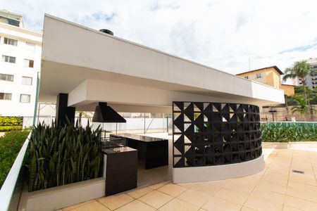 Apartamento à venda com 134m², 3 quartos e 2 vagas Apartamento à venda com 134m², 3 quartos e 2 vagasÁREA COMUM - CHURRASQUEIRA