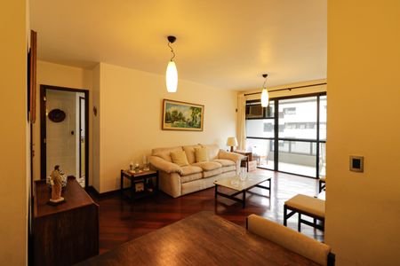 Apartamento à venda com 125m², 4 quartos e 2 vagasSala