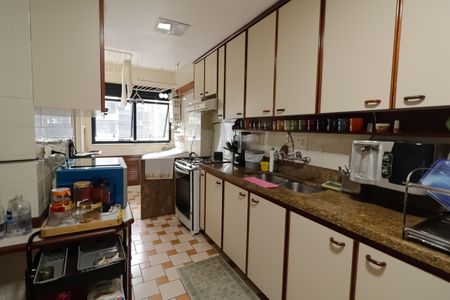 Apartamento à venda com 125m², 4 quartos e 2 vagasCozinha
