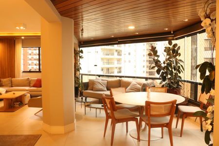 Apartamento para alugar com 250m², 4 quartos e 4 vagasSala