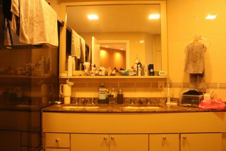 Apartamento para alugar com 250m², 4 quartos e 4 vagasBanheiro da Suíte 1