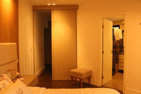 Apartamento para alugar com 250m², 4 quartos e 4 vagasSuíte 1