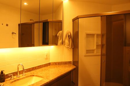 Apartamento para alugar com 250m², 4 quartos e 4 vagasBanheiro