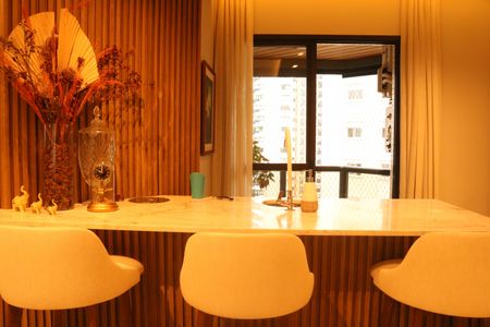 Apartamento para alugar com 250m², 4 quartos e 4 vagasSala