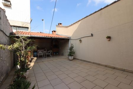 Casa à venda com 205m², 3 quartos e 4 vagasQuintal