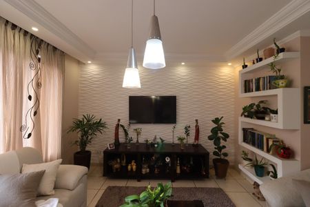 Casa à venda com 205m², 3 quartos e 4 vagasSala