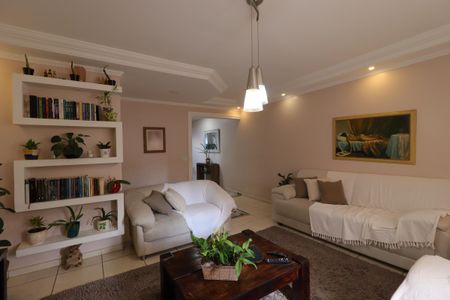 Casa à venda com 205m², 3 quartos e 4 vagasSala