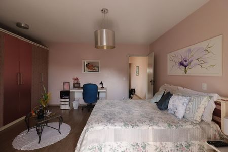 Casa à venda com 205m², 3 quartos e 4 vagasSuíte