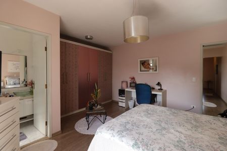 Casa à venda com 205m², 3 quartos e 4 vagasSuíte