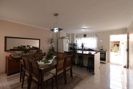 Casa à venda com 205m², 3 quartos e 4 vagasCozinha