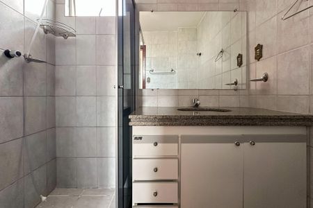 Apartamento à venda com 68m², 2 quartos e 1 vaga Apartamento à venda com 68m², 2 quartos e 1 vagaBanheiro