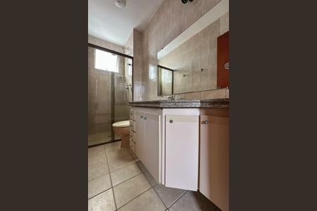 Apartamento à venda com 68m², 2 quartos e 1 vaga Apartamento à venda com 68m², 2 quartos e 1 vagaBanheiro da Suíte