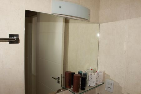 Casa à venda com 250m², 3 quartos e 4 vagasBanheiro - Quarto 2