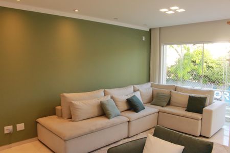 Casa à venda com 250m², 3 quartos e 4 vagasSala