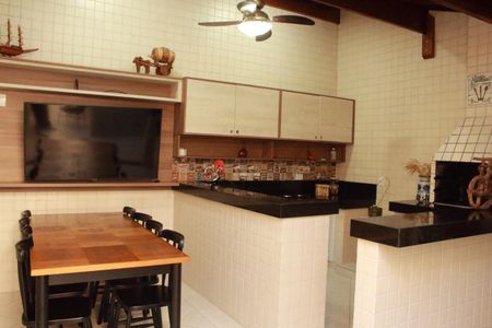 Casa à venda com 250m², 3 quartos e 4 vagasChurrasqueira