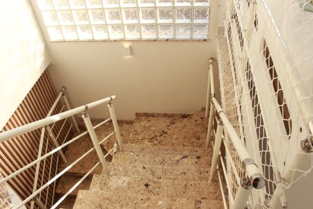 Casa à venda com 250m², 3 quartos e 4 vagasEscada