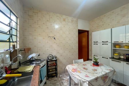Casa à venda com 130m², 3 quartos e 2 vagas Casa à venda com 130m², 3 quartos e 2 vagasCozinha