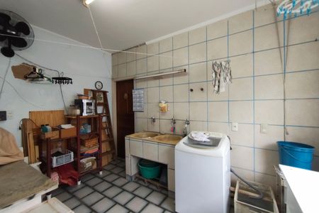 Casa à venda com 209m², 4 quartos e 4 vagas Casa à venda com 209m², 4 quartos e 4 vagasÁrea de Serviço