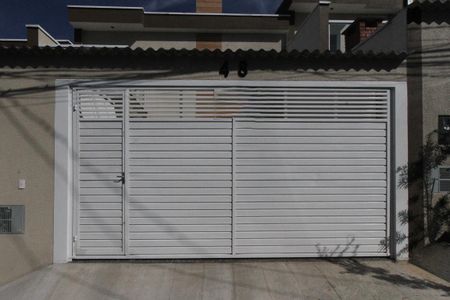 Casa à venda com 92m², 3 quartos e 2 vagasFachada