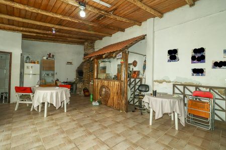 Casa à venda com 210m², 4 quartos e 3 vagasGalpão churrasqueira