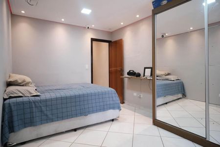 Casa à venda com 168m², 3 quartos e 2 vagasSuíte