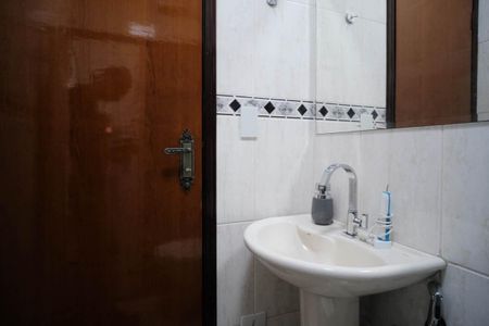 Casa à venda com 168m², 3 quartos e 2 vagasBanheiro