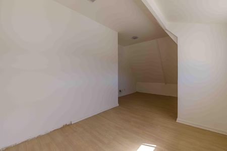 Casa de condomínio à venda com 158m², 4 quartos e 3 vagasSótão