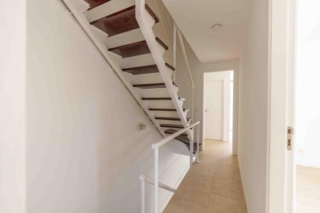 Casa de condomínio à venda com 158m², 4 quartos e 3 vagasHall