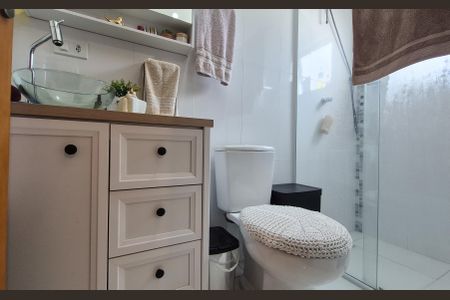 Apartamento à venda com 110m², 2 quartos e 2 vagasBanheiro da suíte