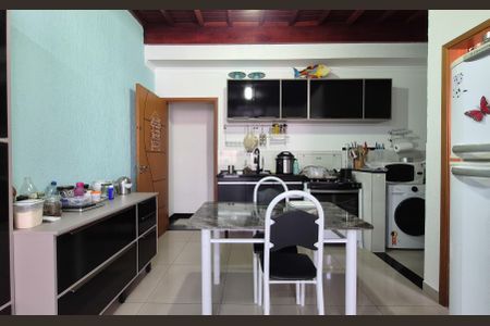 Apartamento à venda com 110m², 2 quartos e 2 vagasCozinha