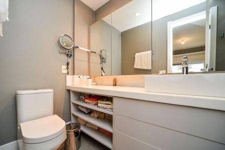 Apartamento à venda com 76m², 3 quartos e 1 vaga Apartamento à venda com 76m², 3 quartos e 1 vagaBanheiro da Suíte
