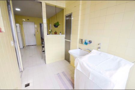 Apartamento à venda com 165m², 3 quartos e 1 vagaÁrea de Serviço