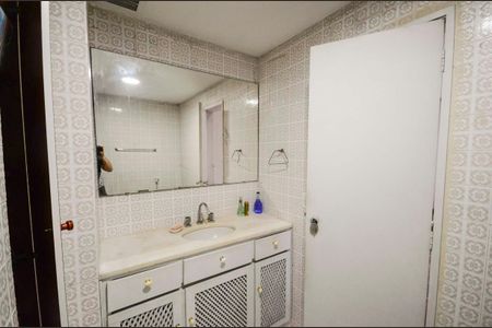 Apartamento à venda com 165m², 3 quartos e 1 vagaBanheiro da Suíte