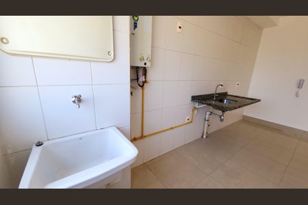 Apartamento à venda com 82m², 3 quartos e 2 vagas Apartamento à venda com 82m², 3 quartos e 2 vagasCozinha e Área de Serviço