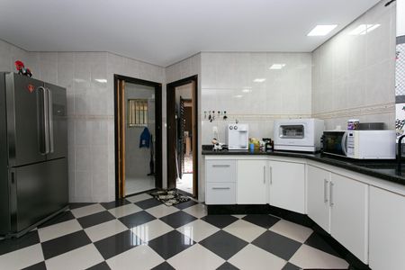 Casa à venda com 256m², 4 quartos e 6 vagasCasa 1 - Cozinha