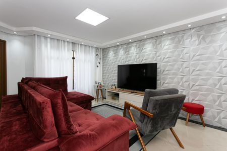 Casa à venda com 256m², 4 quartos e 6 vagasCasa 1 - Sala