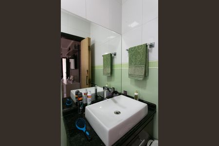 Casa à venda com 256m², 4 quartos e 6 vagasCasa 1 - Banheiro da Suíte