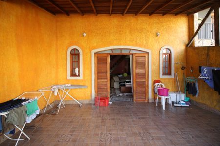 Casa à venda com 128m², 4 quartos e 2 vagasVaranda