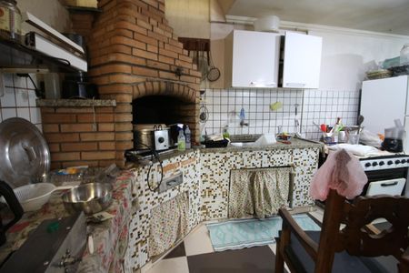 Casa à venda com 128m², 4 quartos e 2 vagasChurrasqueira