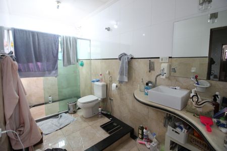 Casa à venda com 128m², 4 quartos e 2 vagasBanheiro da Suíte