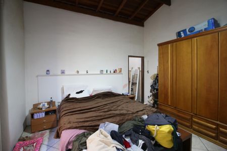 Casa à venda com 128m², 4 quartos e 2 vagasSuíte