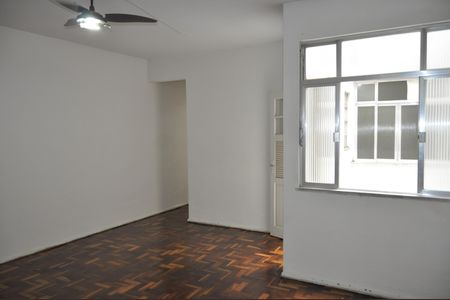 Apartamento à venda com 68m², 2 quartos e 1 vagaSala