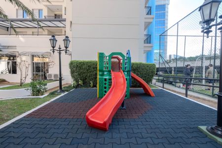 Apartamento para alugar com 47m², 2 quartos e 1 vaga Apartamento para alugar com 47m², 2 quartos e 1 vagaÁrea comum - Playground