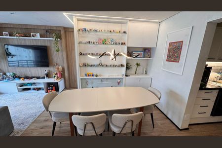 Apartamento à venda com 105m², 3 quartos e 2 vagas Apartamento à venda com 105m², 3 quartos e 2 vagasSala